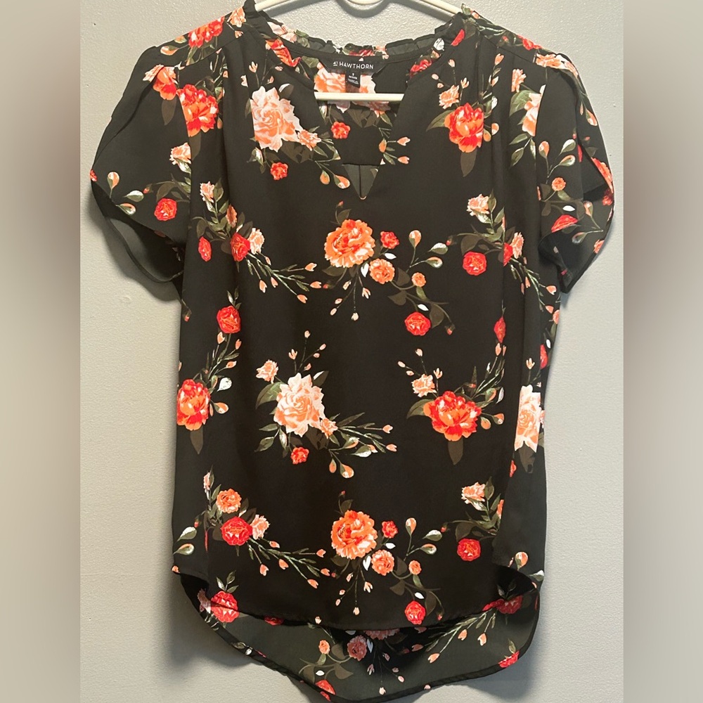41 HAWTHORN Tiffany Tulip Sleeve  Floral Blouse.           Size Small Petite